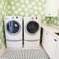 m_black-and-white-vintage-laundry-room-floor-tiles