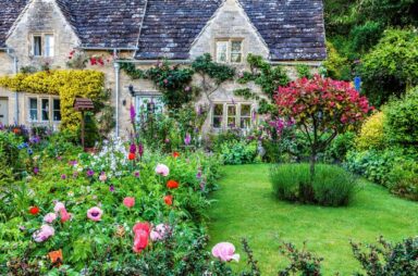A Classic English Cottage and Stunning Gardens - the Perfect Inspriation for your Cottage Design Asthetic